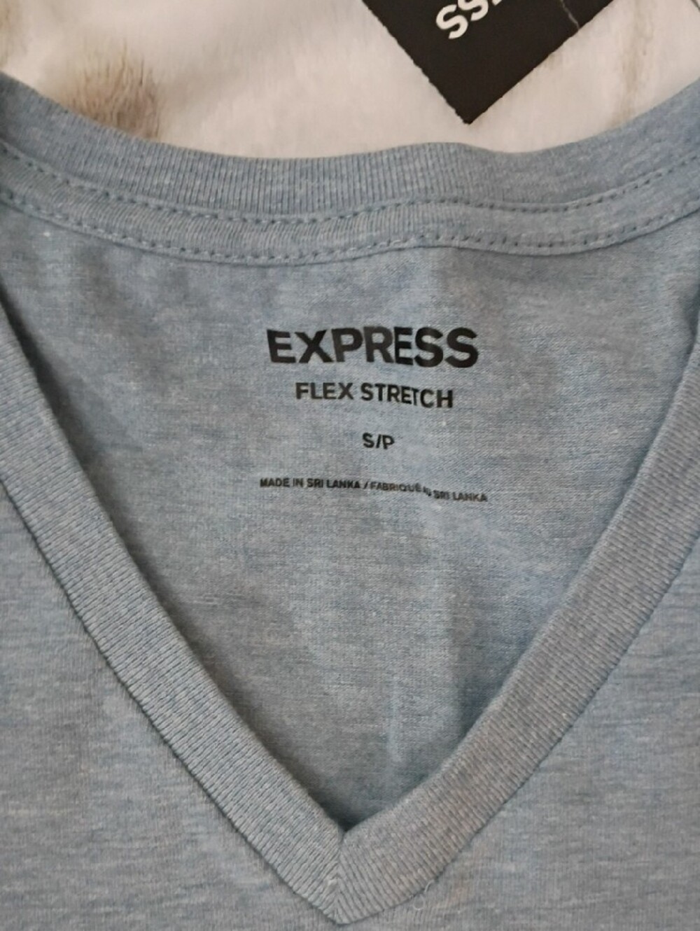 Express Men's Sky Blue V-Neck Tee - Picture 2 of 3